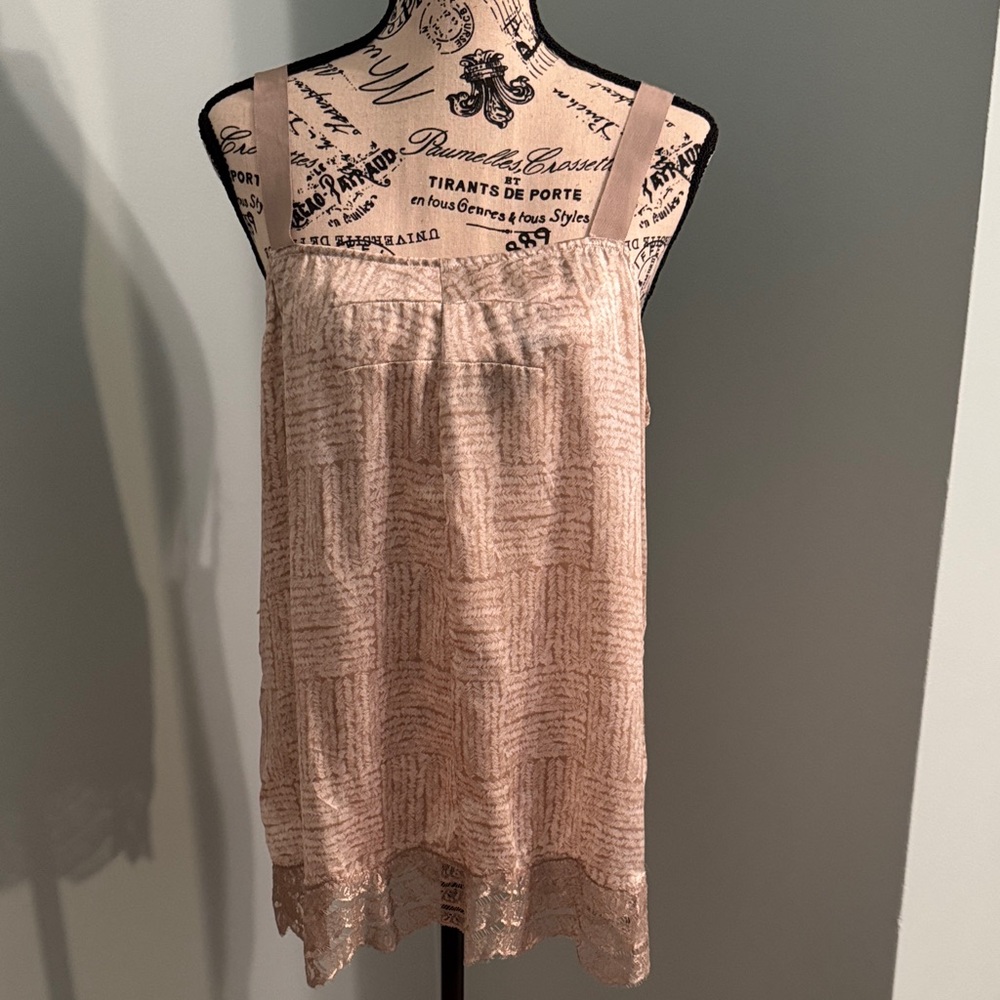 Chic Beige Sleeveless Top